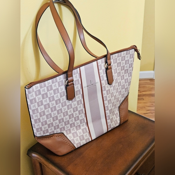 Large London Fog Tote - Picture 3 of 9